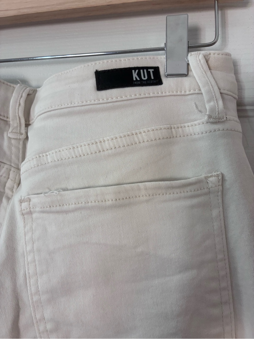 Kut From The Kloth-Meg Wide-Leg Jeans - Elegant High-Rise Style in Cream - Picture 6 of 6